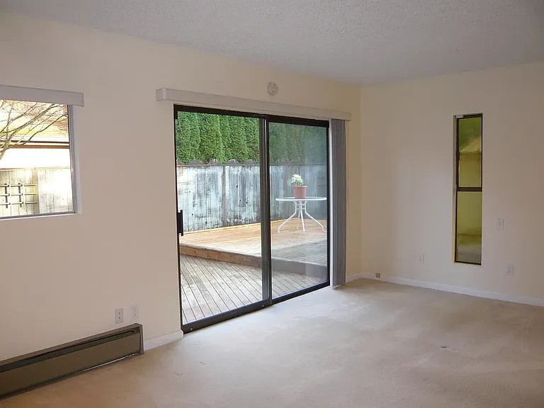 18833 SE 42nd St — Photo 9