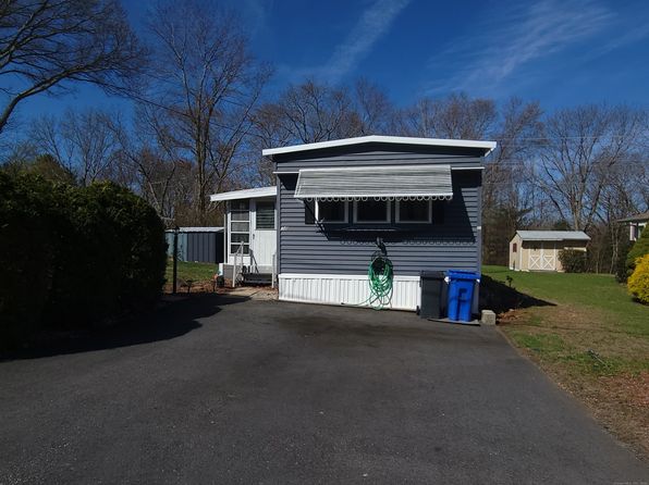 28 Ridge Cir, Mansfield, CT 06268
