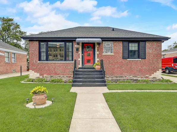 2432 S 9th Ave, Broadview, IL 60155