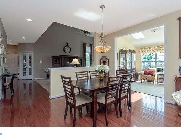5th image of 133 Randolph Dr