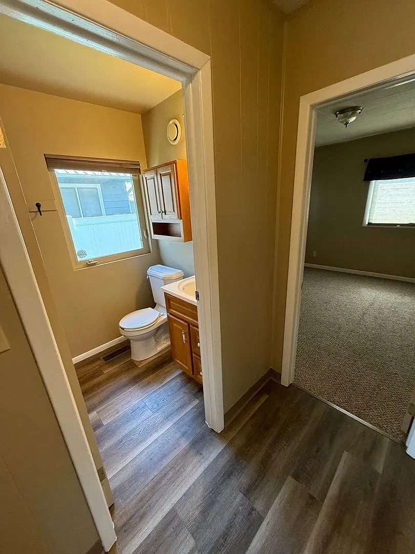 Charming 2 Bedroom Home Near Pioneer Park, Hospitals & Schools! — Photo 4
