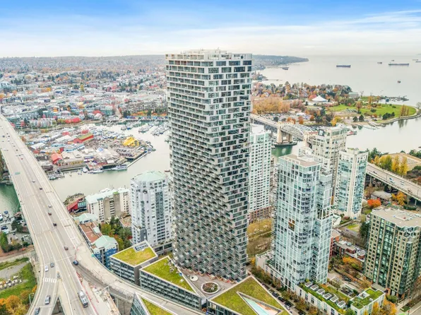 1480 Howe St #306, Vancouver, BC V6Z 0G5