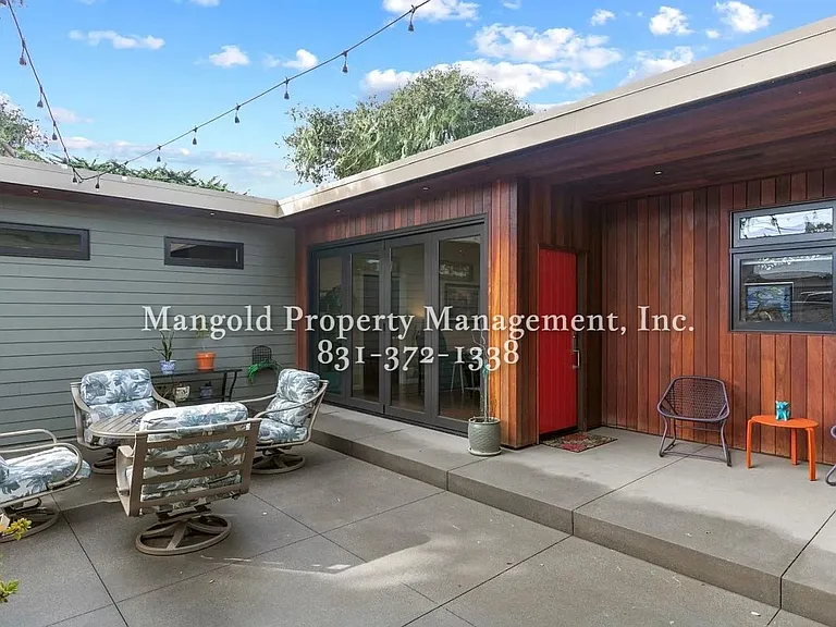 926 Ruth Ct — Photo 3