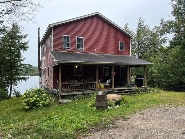 88 Hemlock Dr, Malone, NY 12953