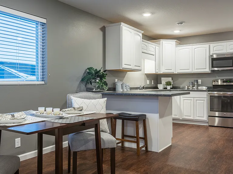Creekside Townhomes — Photo 6