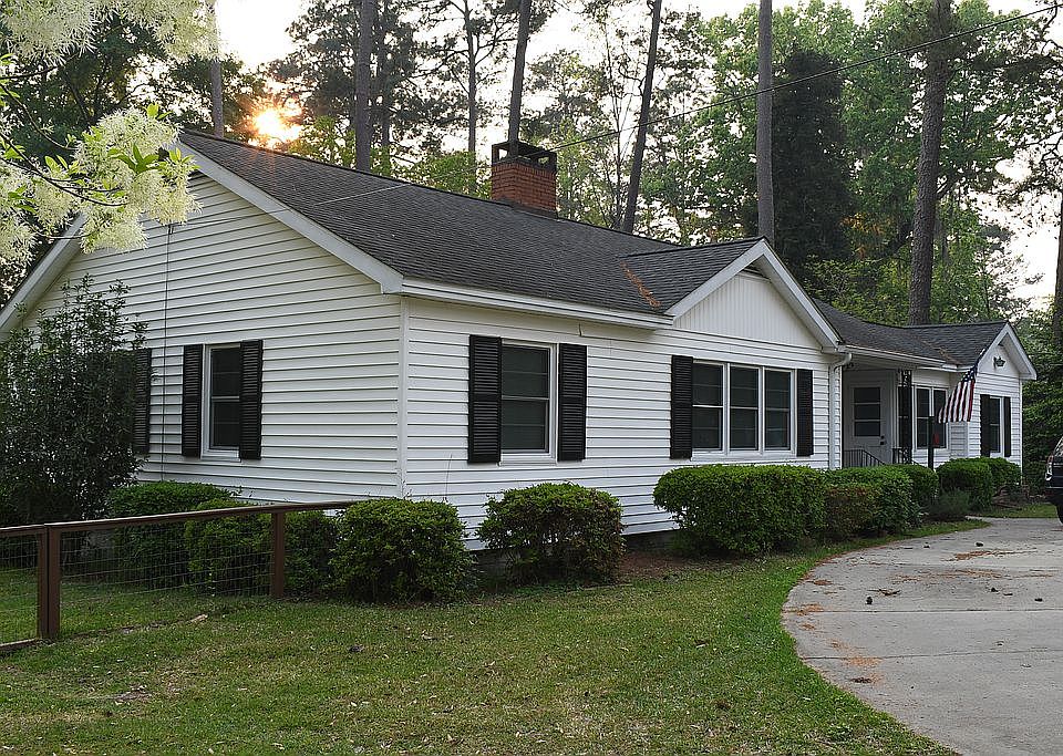 1st image of 303 Glenwood Dr