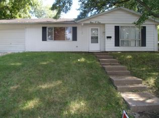 904 Timberline Dr, Danville, IL 61832