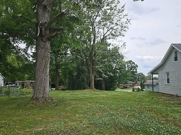 132 E Northview Ave, New Castle, PA 16105