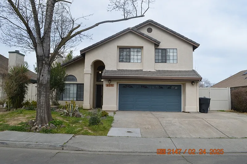 4 bed, 3.0 bath, 2175 sqft, $2,650 — Photo 1
