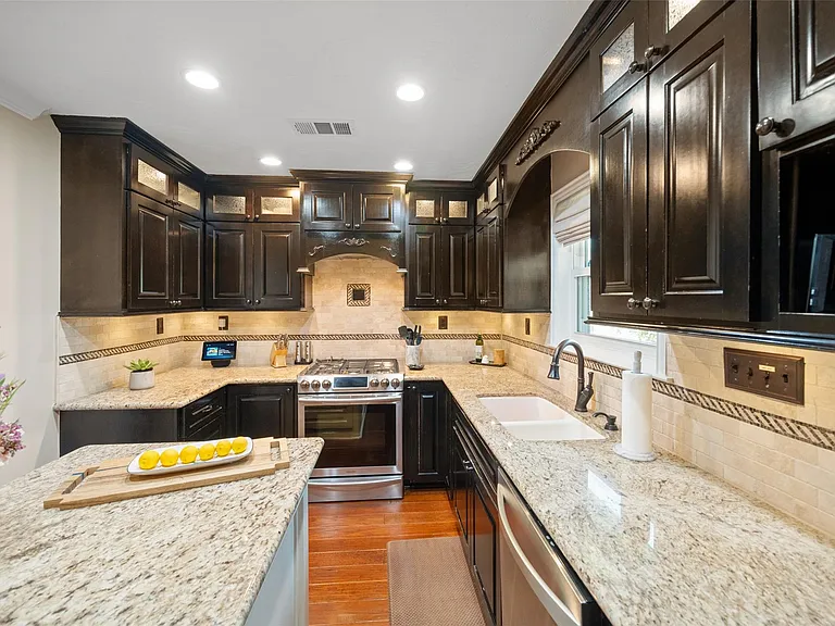 2523 Droxford Dr — Photo 16