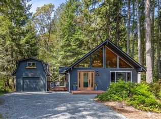 10618 Madrona Dr, Anderson Island, WA 98303