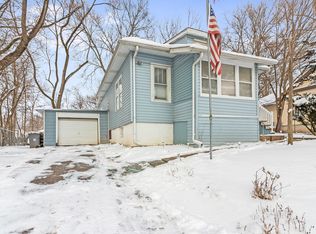 24 Julian St, Elgin, IL 60120