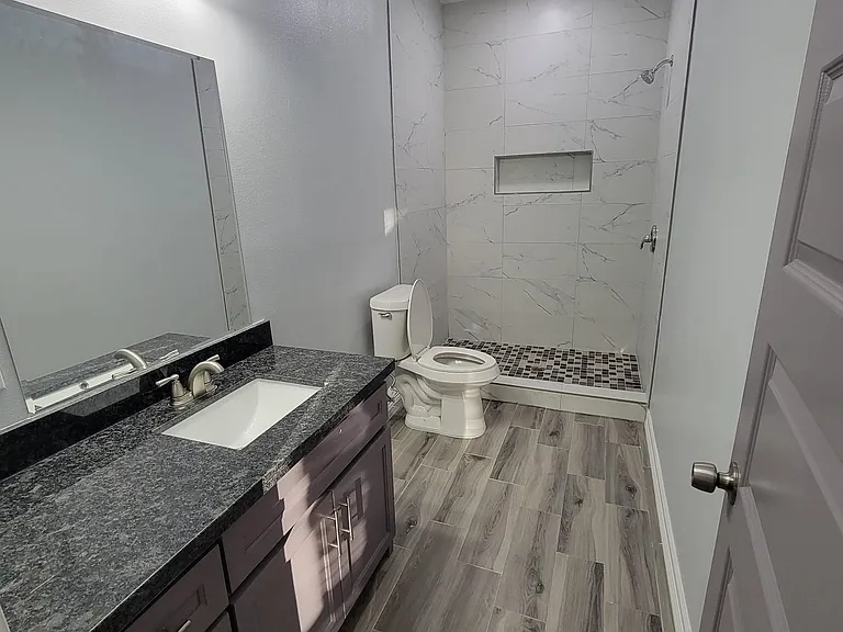 1110 N A St #A — Photo 5