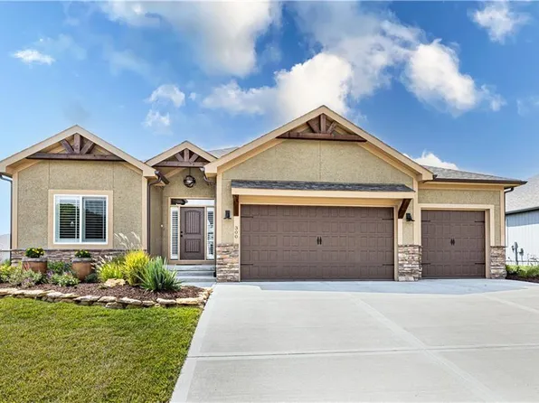 300 SW Nelson Dr, Blue Springs, MO 64014