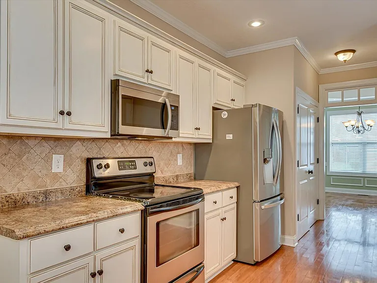 2520 Grier Cir — Photo 12