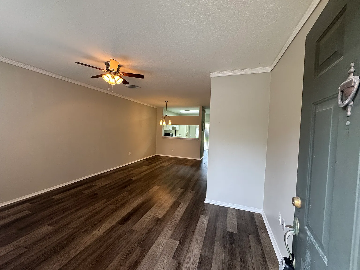 2 bed, 1.5 bath, 1184 sqft, $2,000 — Photo 4