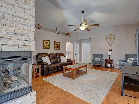 3rd image of 10231 Country Meadows Dr NW