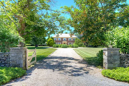 22 Castle Hill Ave Photo 1