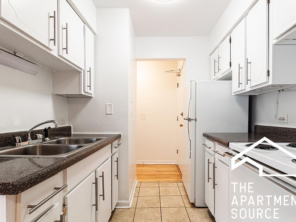 1st image of 447 W Barry Ave #420