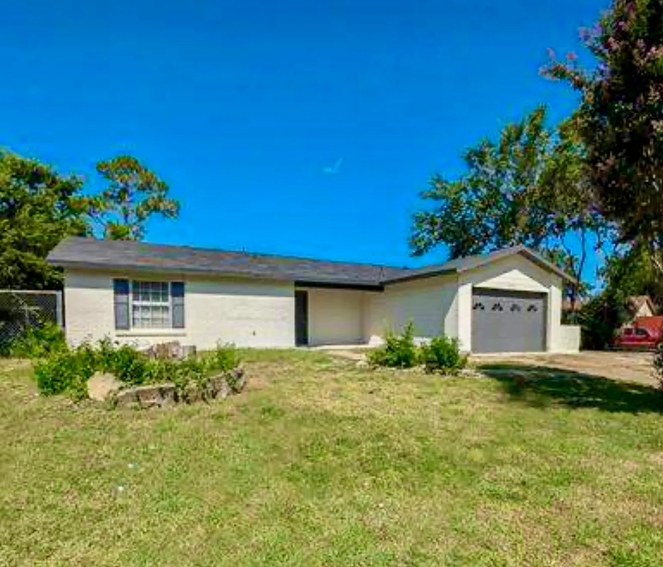 3 bed, 1425 sqft, $1,950 — Photo 1