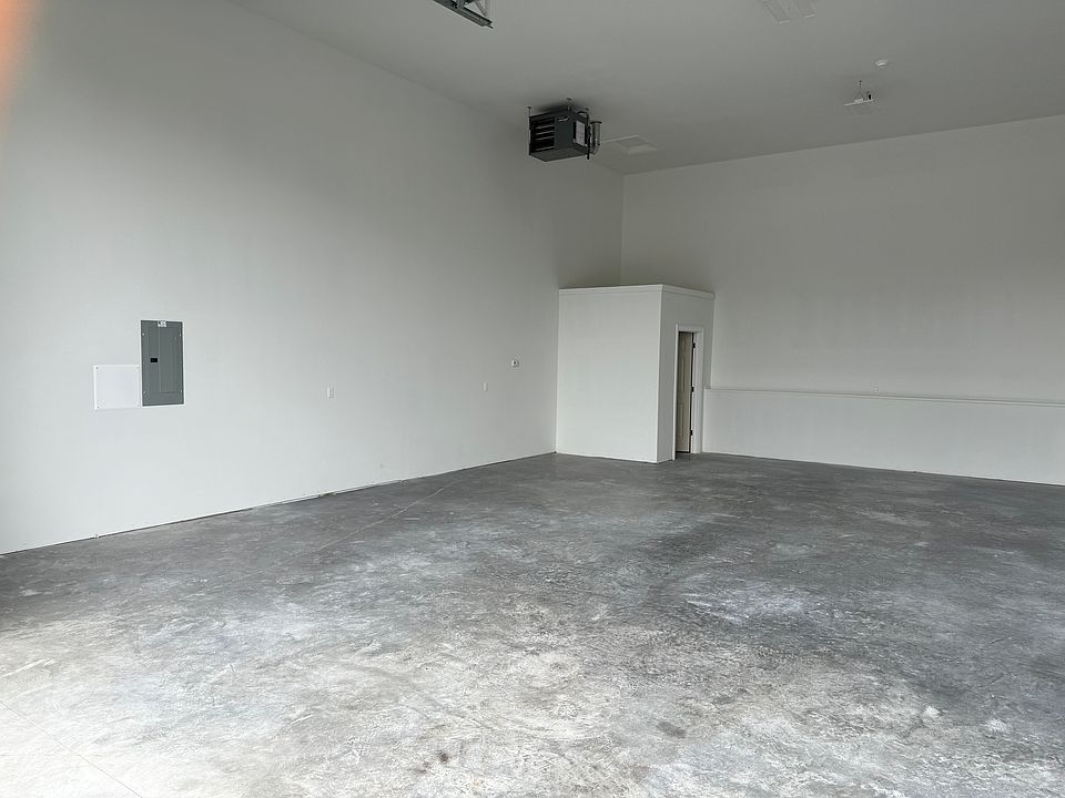 Building Photo 3