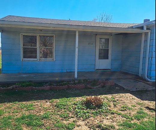 2nd image of 2502 Lakeview Ave