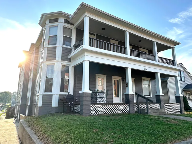 2415 Duncan St — Photo 2