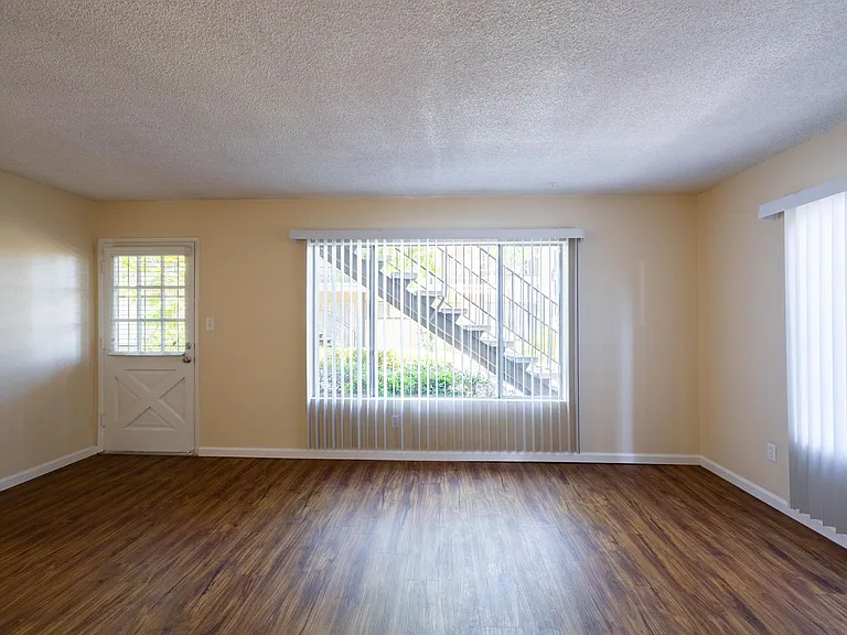 Sleepy Hollow Apartments — Photo 19