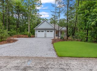 9940 Ontario St S, Lambton Shores, ON N0M 1T0