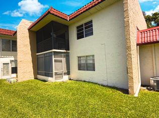 218 Lake Frances Dr, West Palm Beach, FL 33411