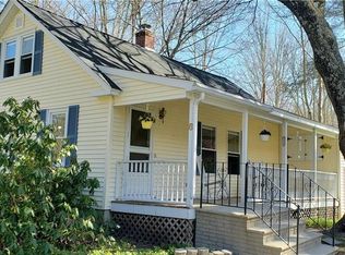 8 Green Ln, Scituate, RI 02831