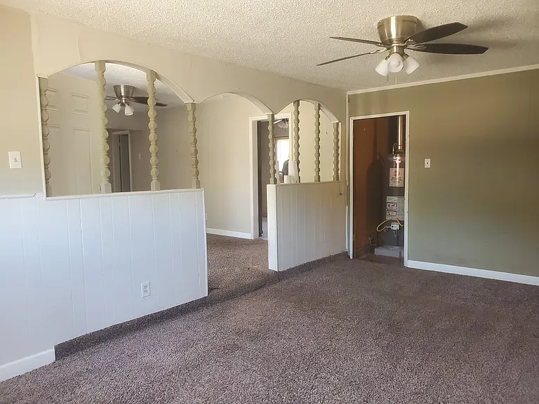 1104 Dexter Ln — Photo 7