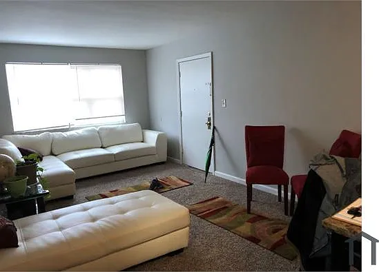 2 bed, 850 sqft, $1,200 — Photo 3