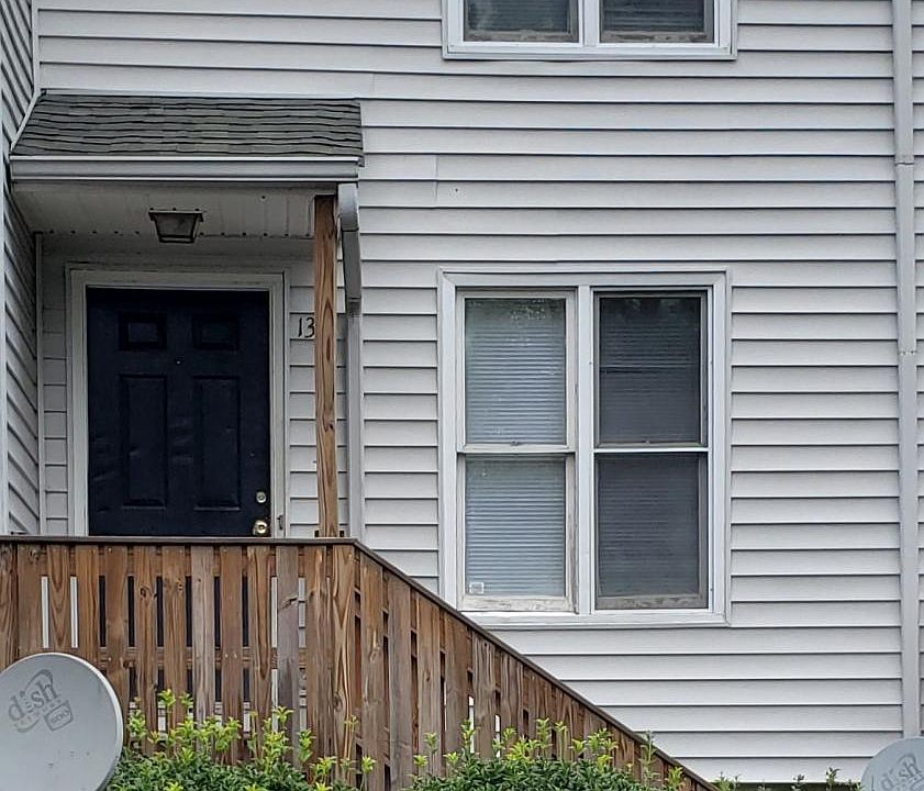 1st image of 209 Beech St APT 13