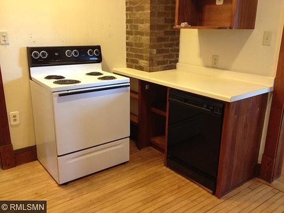 4th image of 241 Johnson St