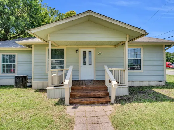 700 Ellis St, Waxahachie, TX 75165