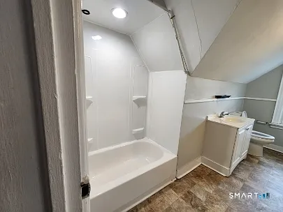 130 Bradley Ave #405 — Photo 6