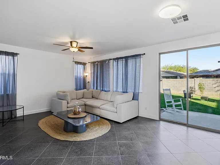220 W Beechnut Pl — Photo 10