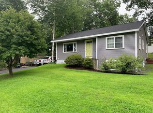 8 Nightingale Rd, Nashua, NH 03062