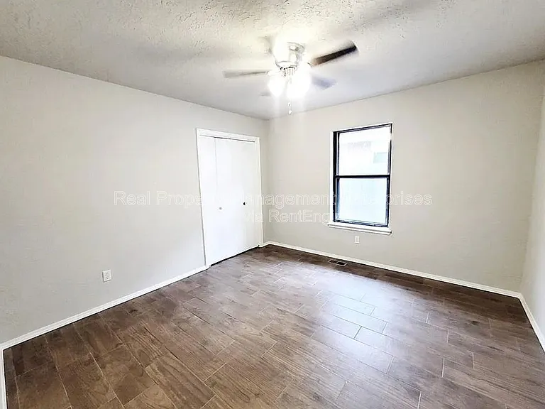 1336 SW 109th Pl — Photo 18