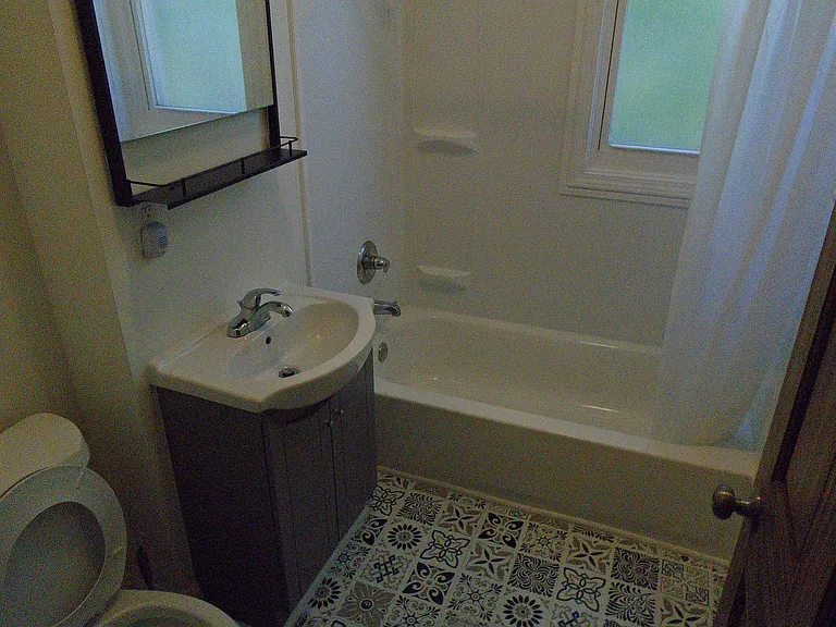 253 Custer St — Photo 7