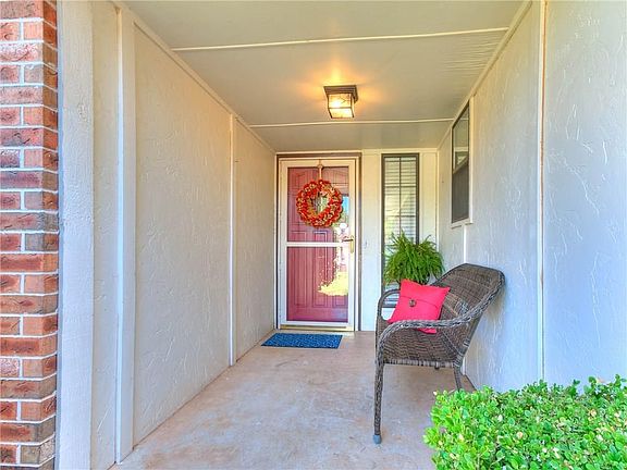 3rd image of 4008 Bar Harbor Cir