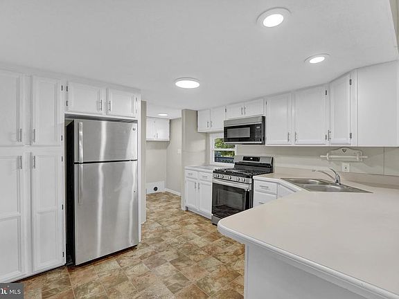 5th image of 1521 Dooley Rd