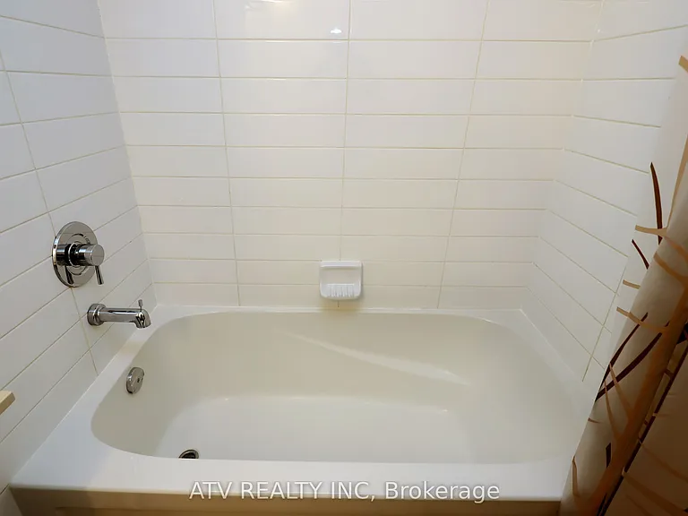 1 Michael Power Pl #1213 — Photo 20