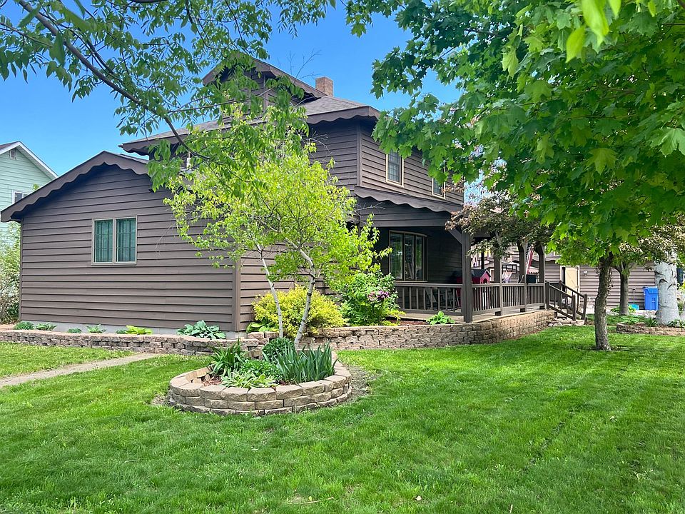 1st image of 806 1st Ave