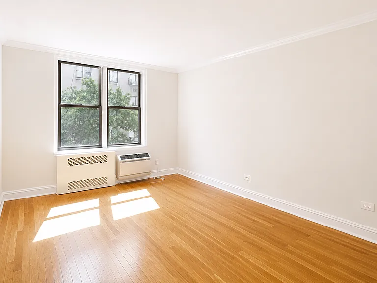 151 W 16th St #6J — Photo 9