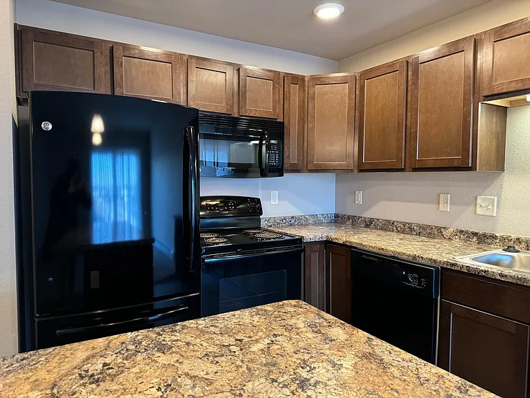 Aspen Trail Apartments — Photo 61