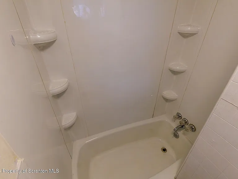 623 E Elm St #3 — Photo 14