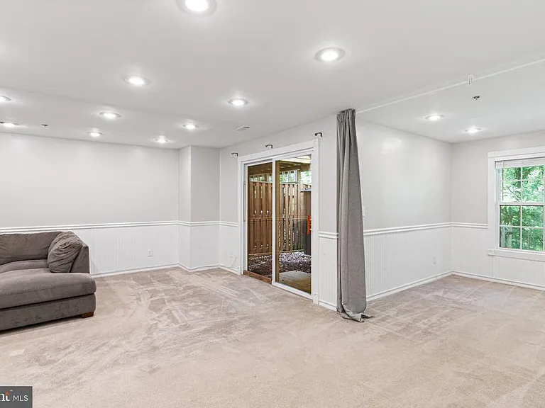 8212 Silverton Ct — Photo 18