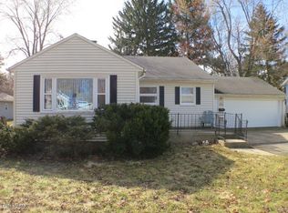 918 Parchmount Ave, Parchment, MI 49004